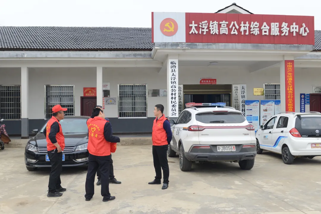 【教育整顿·我为群众办实事】落实“三联三带”助生产，为民办实事送农资