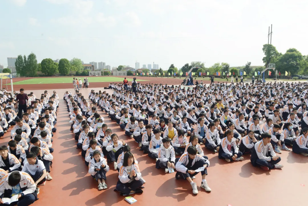 【教育整顿·我为群众办实事】检校同行、护航成长——临澧县检察院“法治进校园”活动之一